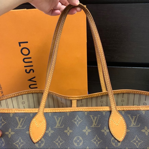 Louis Vuitton Neverfull MM Monogram Canvas Tote - Picture 6 of 13